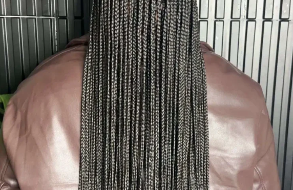 Regular Knotless Braids